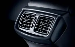 Panel ventilasi penghawa dingin barisan belakang Toyota Hilux 2026
